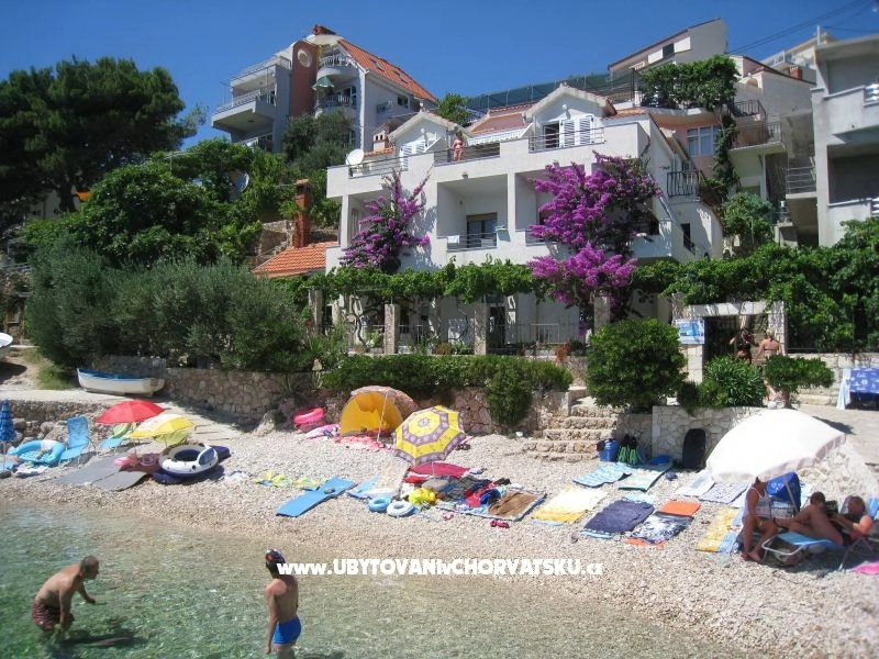 Bougainvillea beach house apartmani - Omiš